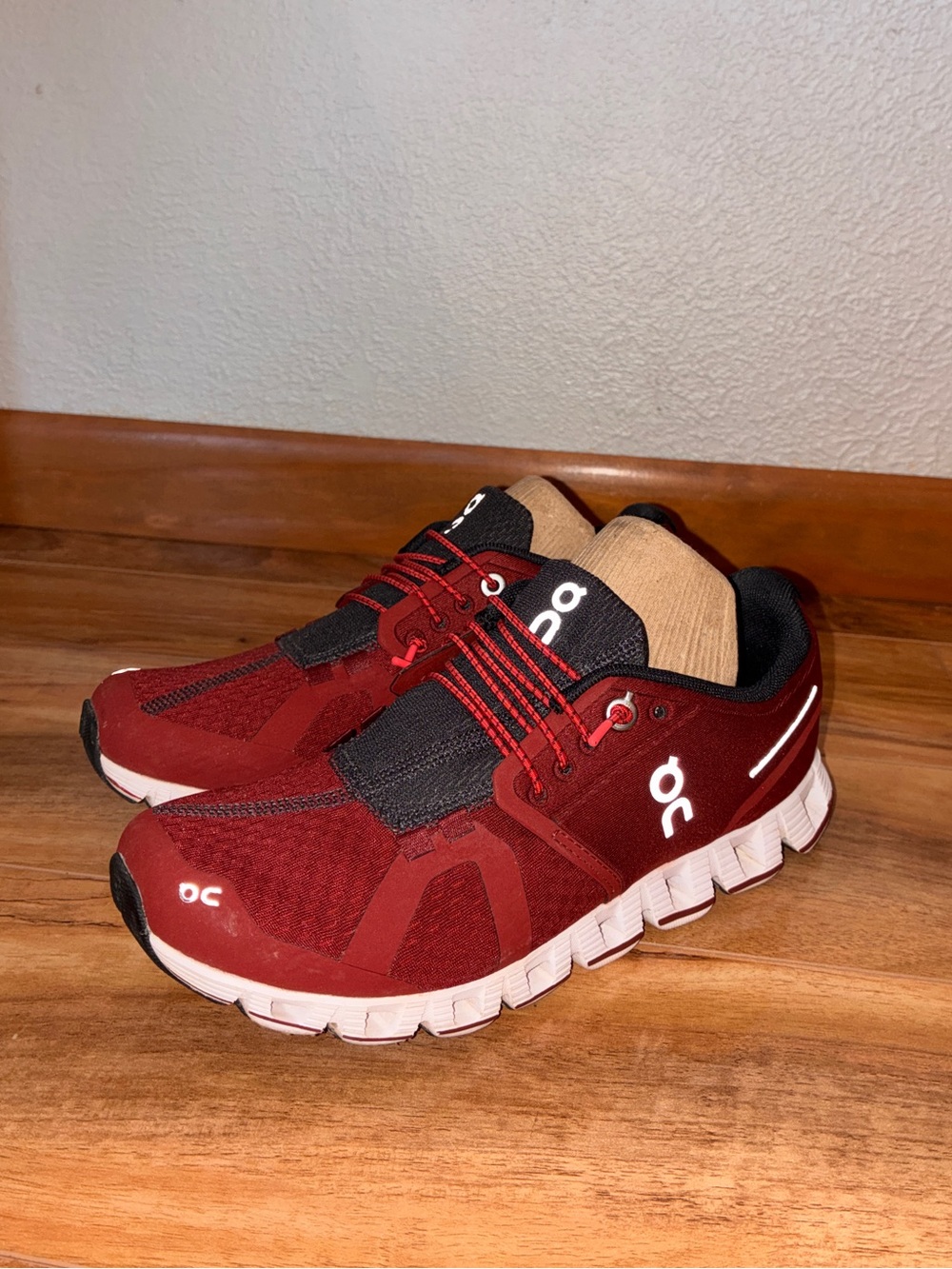 On Cloud Women’s Athletic Running Sneaker Shoes, ruby red- size 6